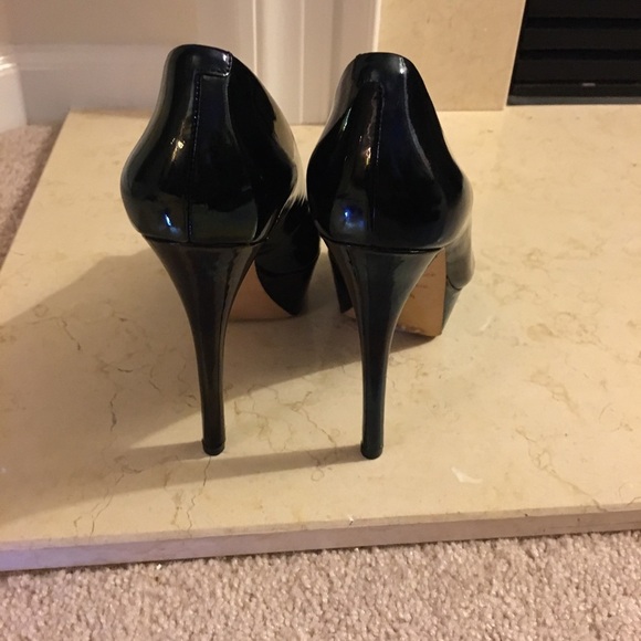 B. Brian Atwood NWT Bambola Oil Slick Peep Pumps - Picture 5 of 8